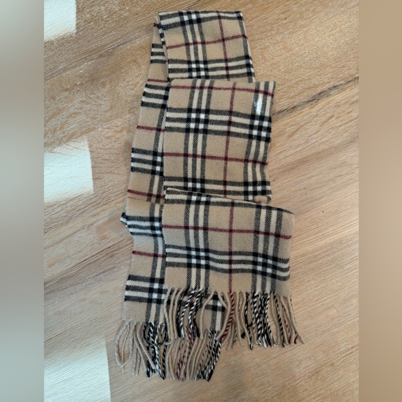 Burberry London 100% Lambswool Classic Check Scarf Made in England - Picture 3 of 4